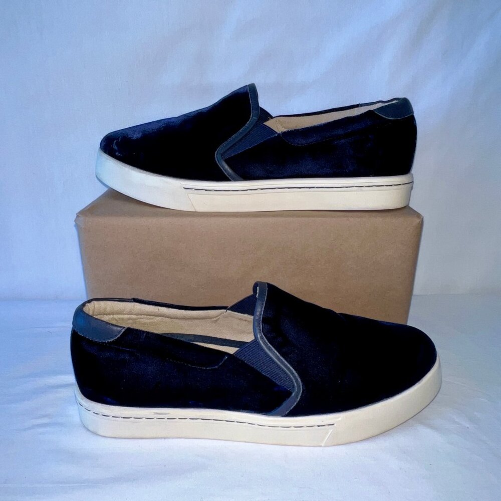 Boden Blue Velvet Slip-on Loafers, Size 40, USA Size 9, Excellent Condition! - Picture 3 of 14